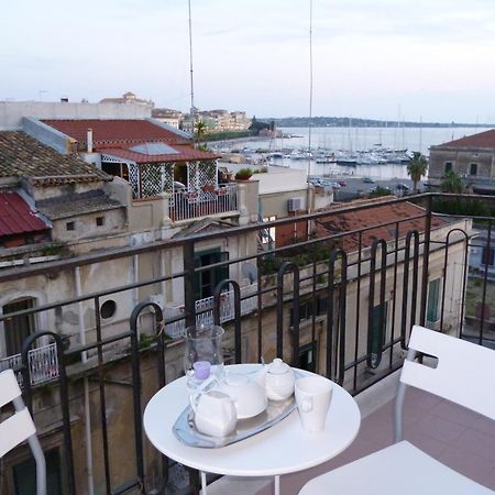 B&B Le Grand Bleu Siracusa - One Hundred Steps From Ortigia -Sea View - Syracuse Екстер'єр фото